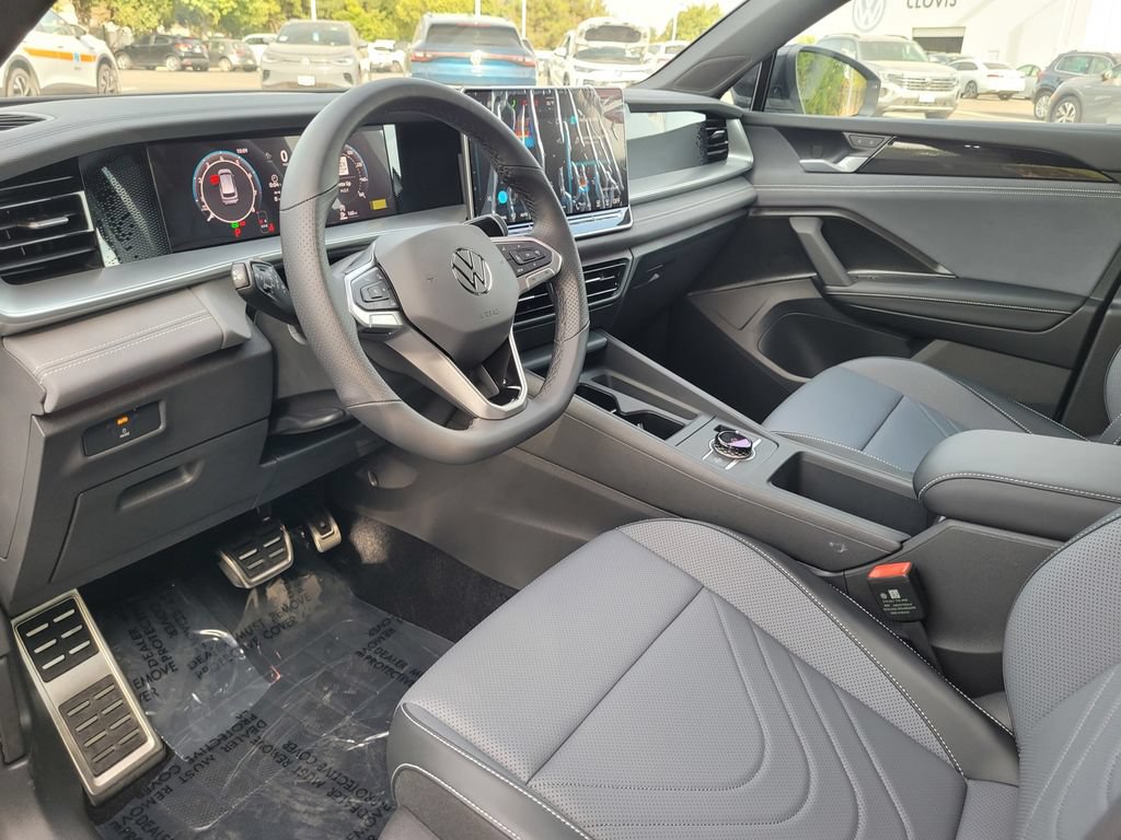 New 2026 Volkswagen Tiguan SE R-Line FWD image 10