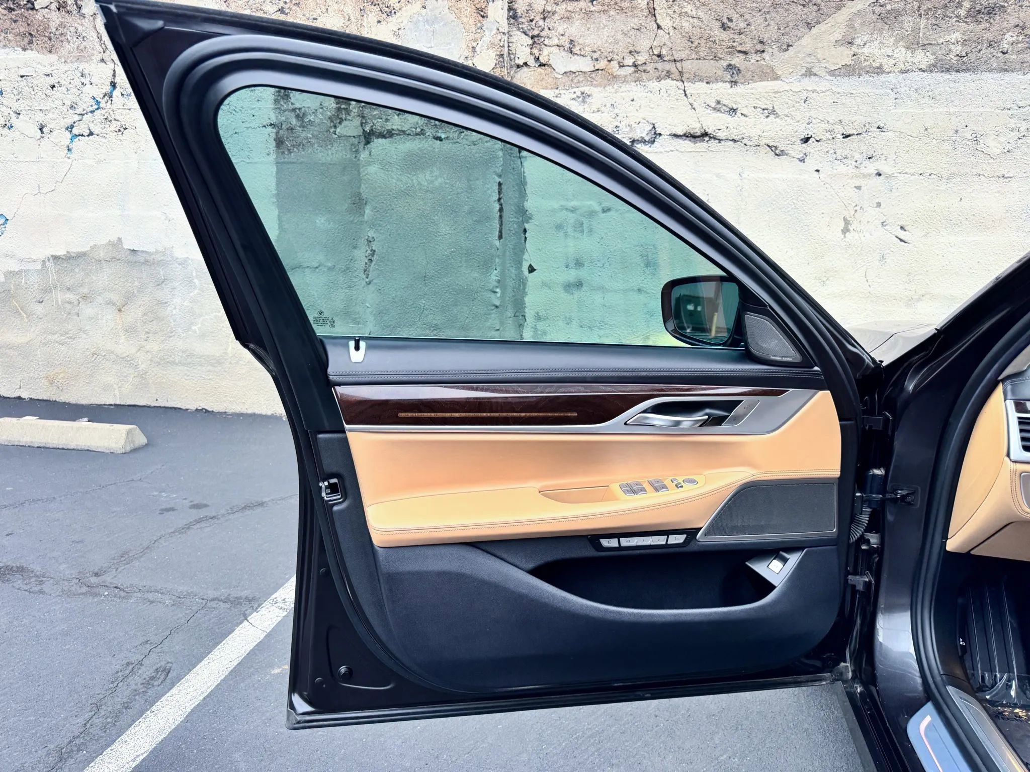 Used 2016 BMW 750i xDrive image 10