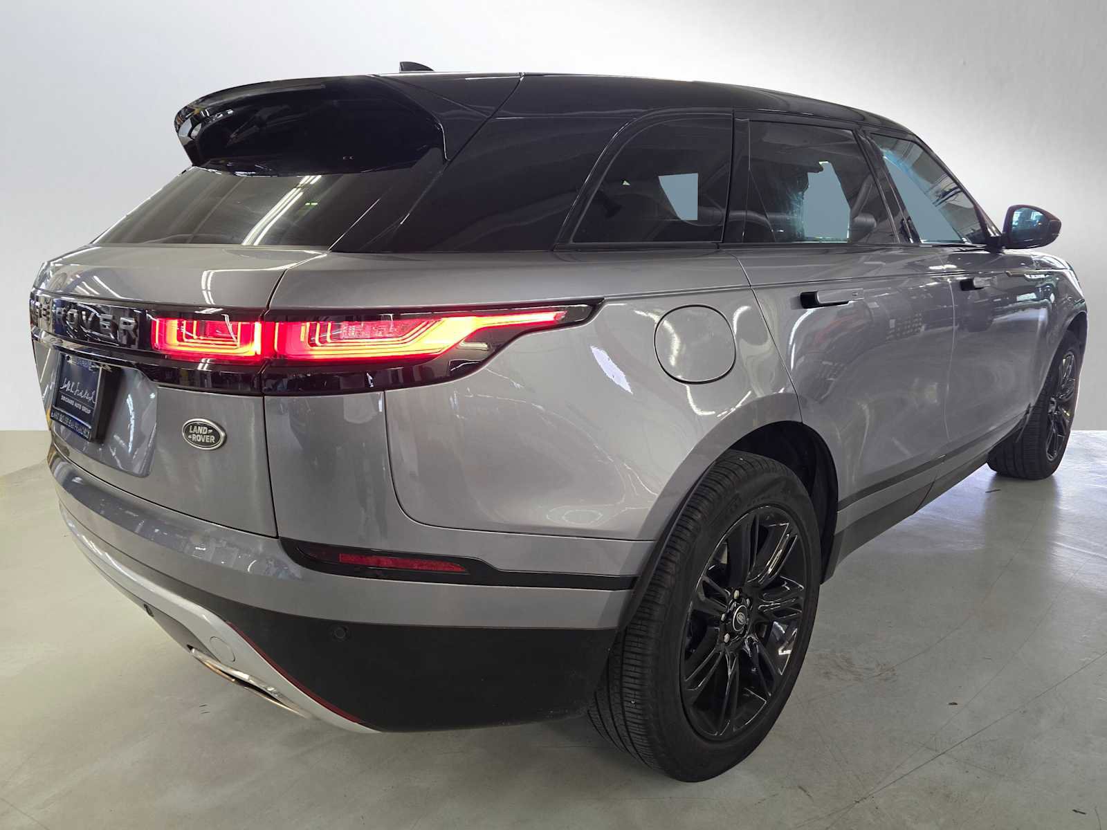 Used 2023 Land Rover Range Rover Velar R-Dynamic S AWD/4WD image 5