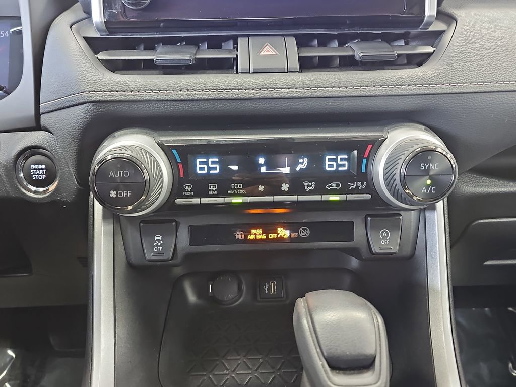 Used 2024 Toyota RAV4 XLE FWD image 23