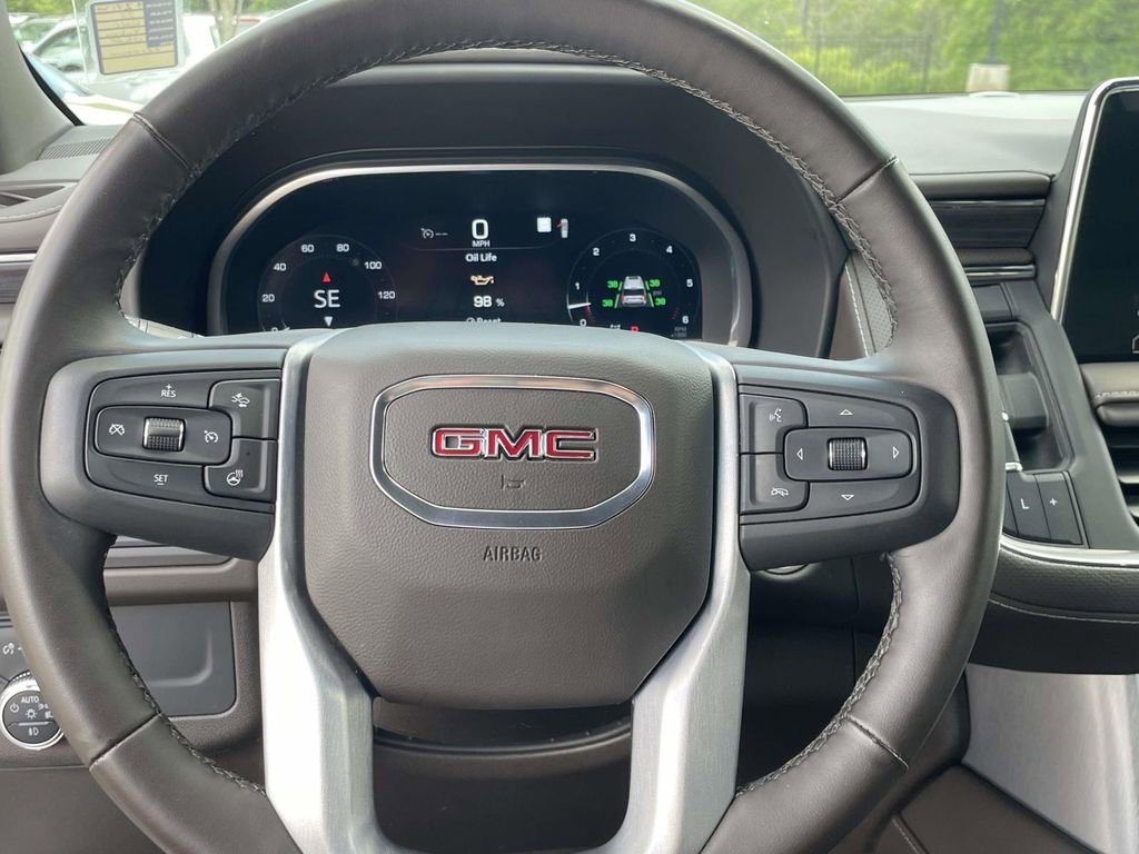 Used 2023 GMC Yukon SLT w/ SLT Luxury Package image 22