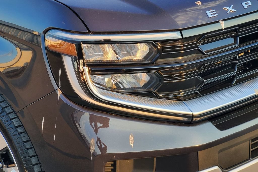 New 2025 Ford Expedition Platinum w/ Driver's Package AWD/4WD image 3
