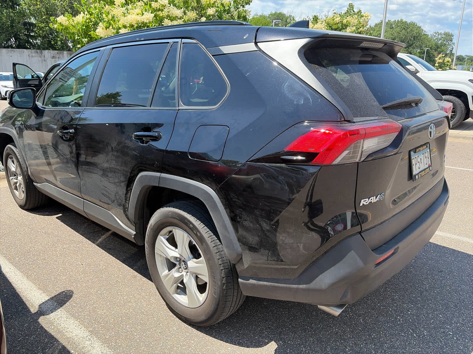 Certified 2021 Toyota RAV4 XLE AWD/4WD image 4