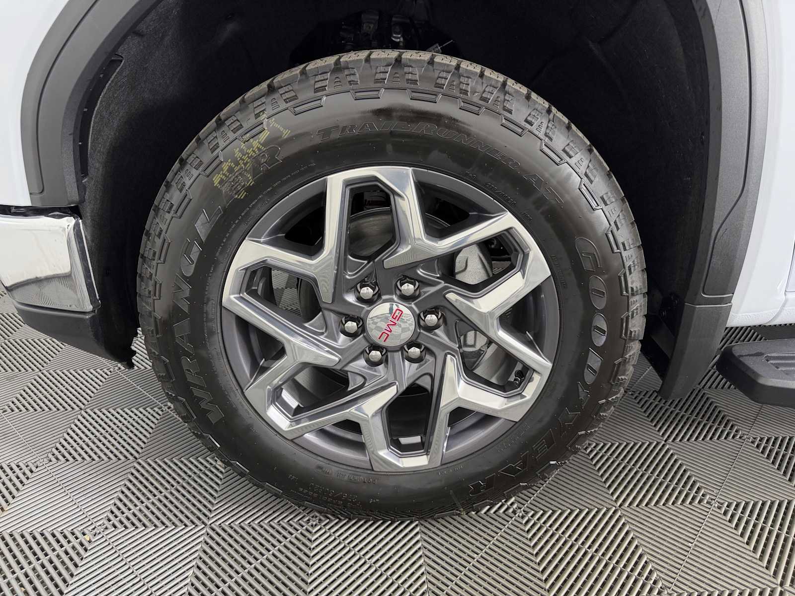New 2026 GMC Sierra 1500 SLT w/ SLT Premium Plus Package AWD/4WD image 9