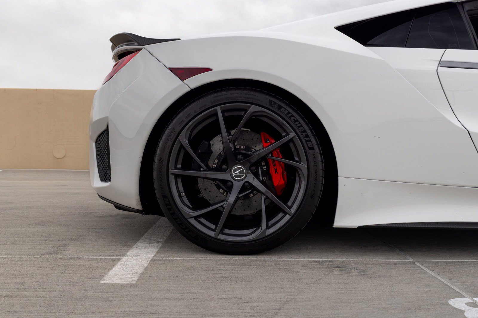 Used 2017 Acura NSX image 30