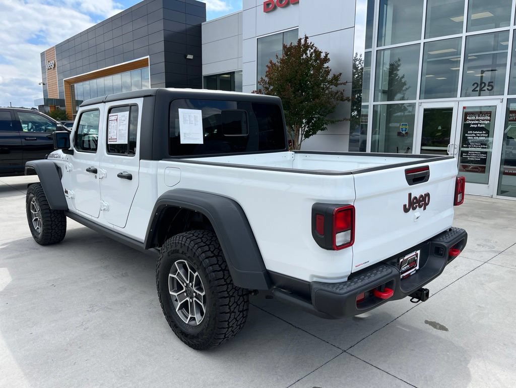 Used 2023 Jeep Gladiator Rubicon AWD/4WD image 18