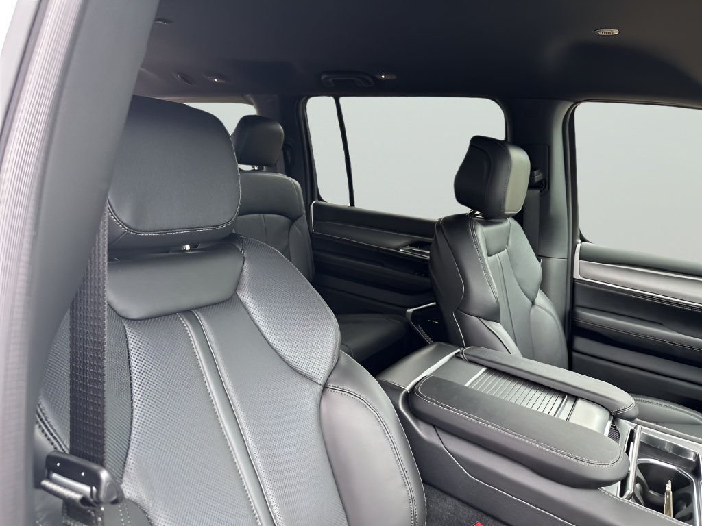 New 2026 Jeep Grand Wagoneer L 4WD image 36
