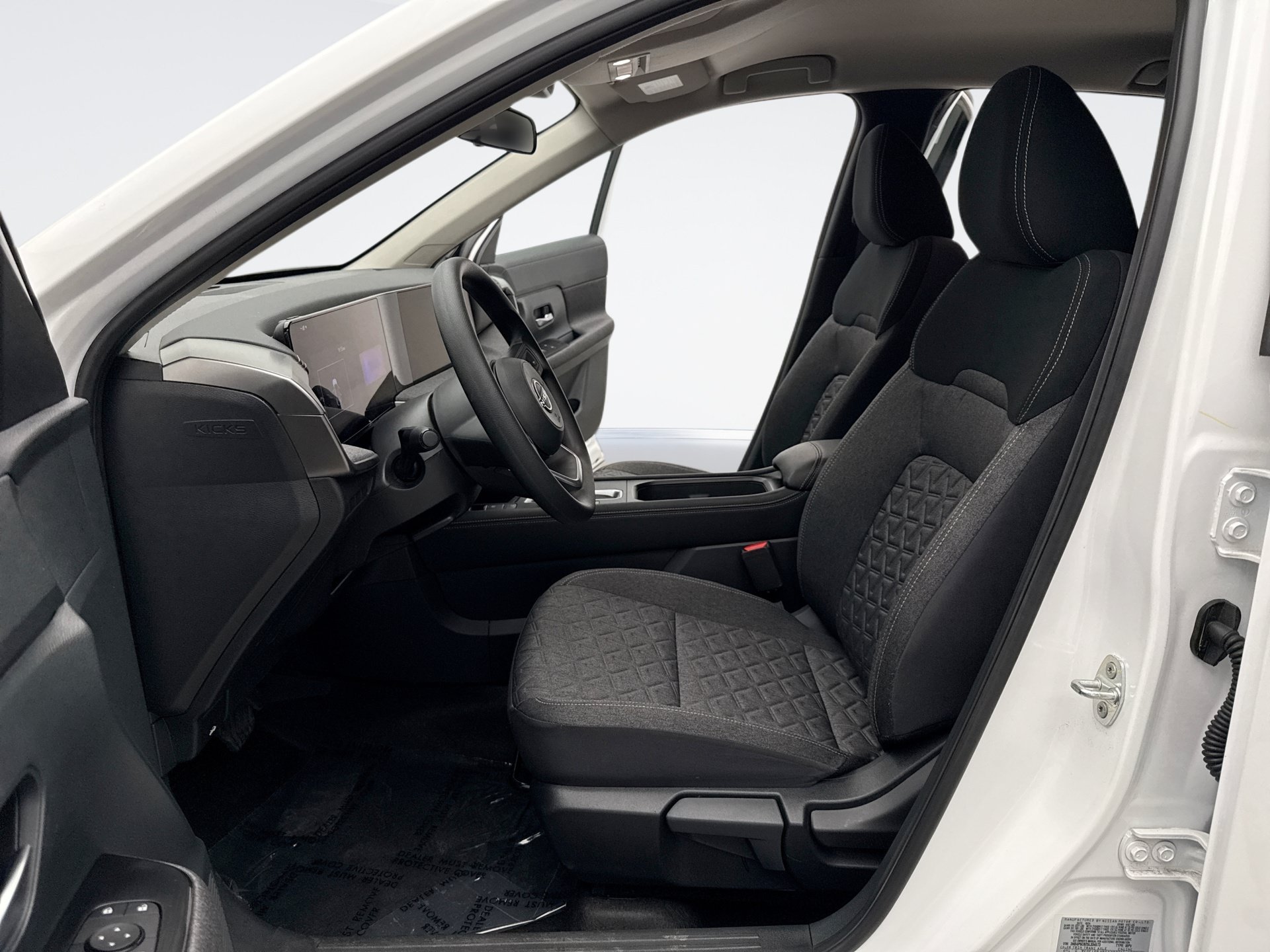 Used 2025 Nissan Kicks SV AWD/4WD image 11