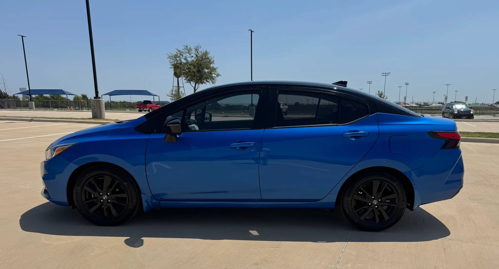 Used 2021 Nissan Versa SV FWD image 9