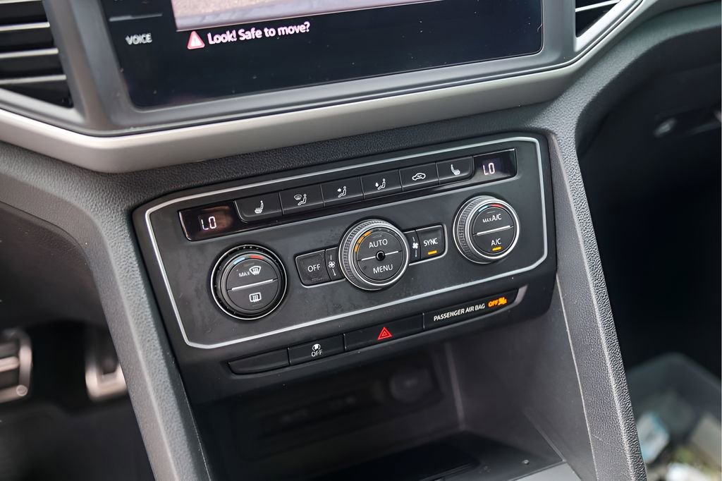 Used 2021 Volkswagen Atlas Cross Sport SE w/ Panoramic Sunroof Package FWD image 21