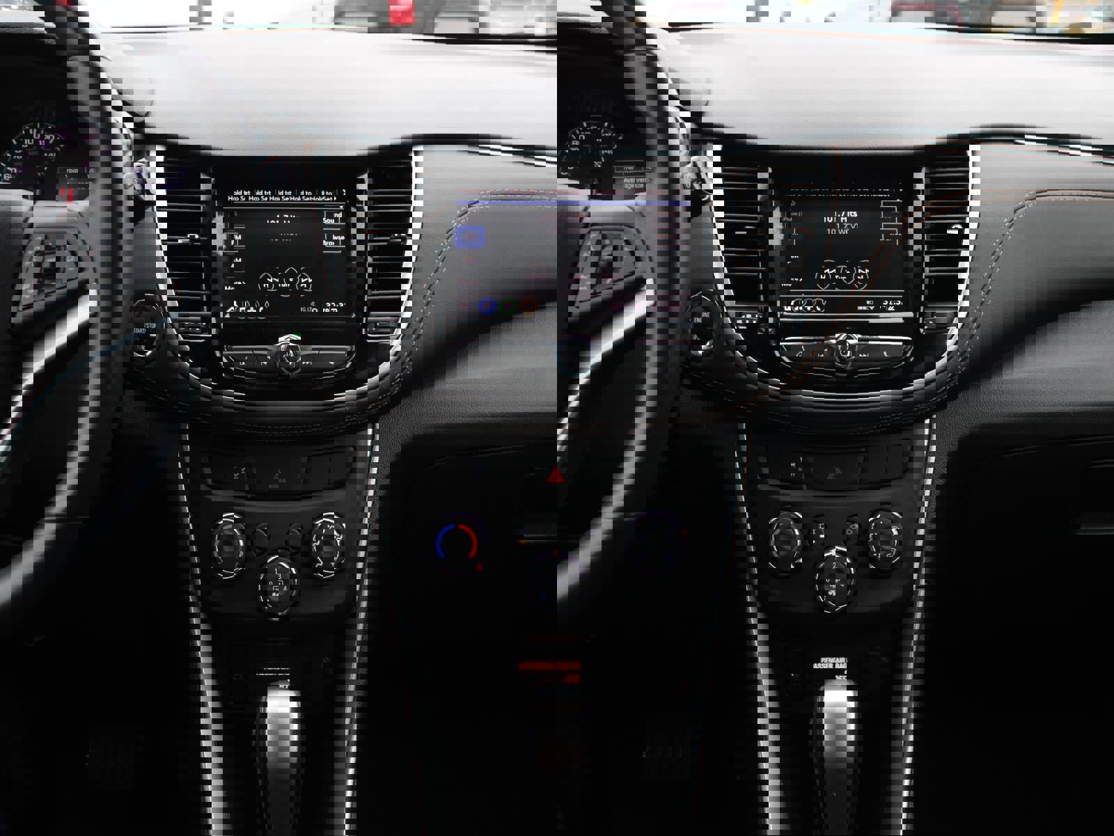 Used 2021 Chevrolet Trax LT w/ LT Convenience Package AWD/4WD image 12