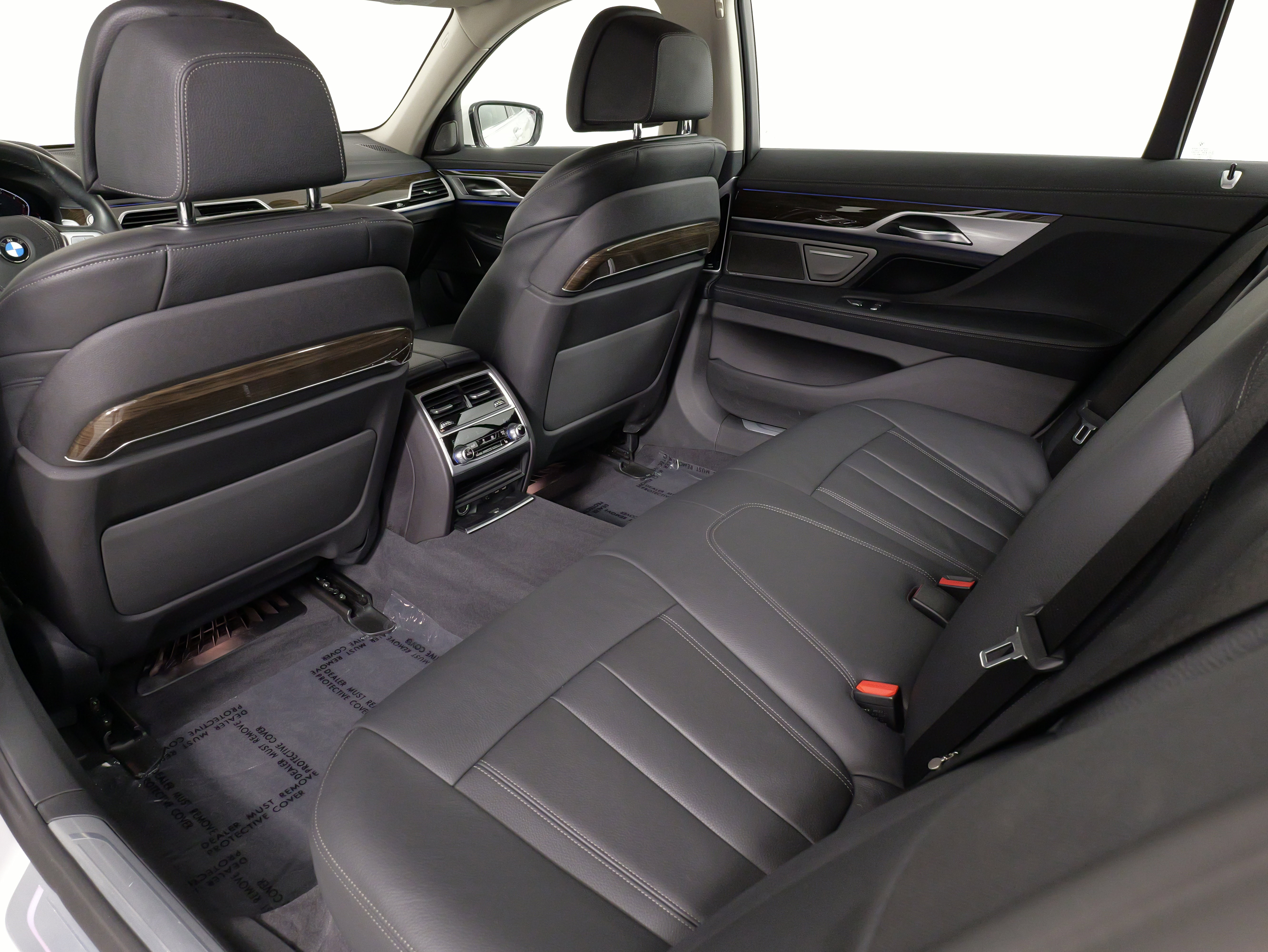 Used 2022 BMW 740i xDrive image 39