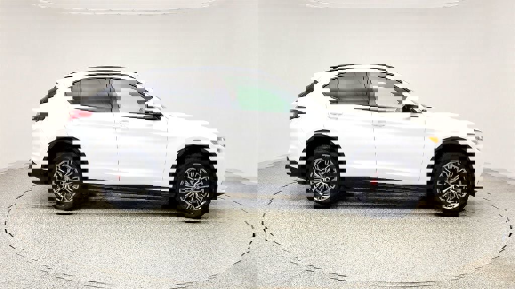 Used 2023 Alfa Romeo Stelvio Sprint image 4