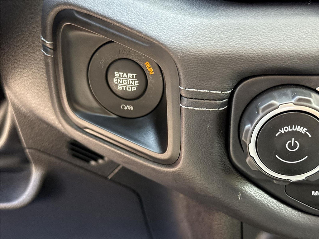 Used 2025 Jeep Wrangler Unlimited Rubicon AWD/4WD image 15