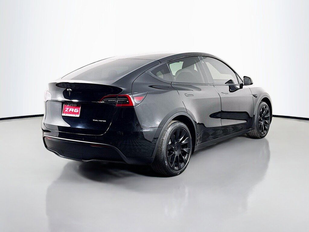 Used 2020 Tesla Model Y Long Range image 5