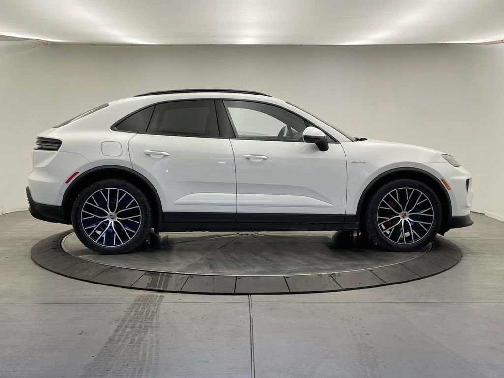 New 2025 Porsche Macan 4S Electric image 8