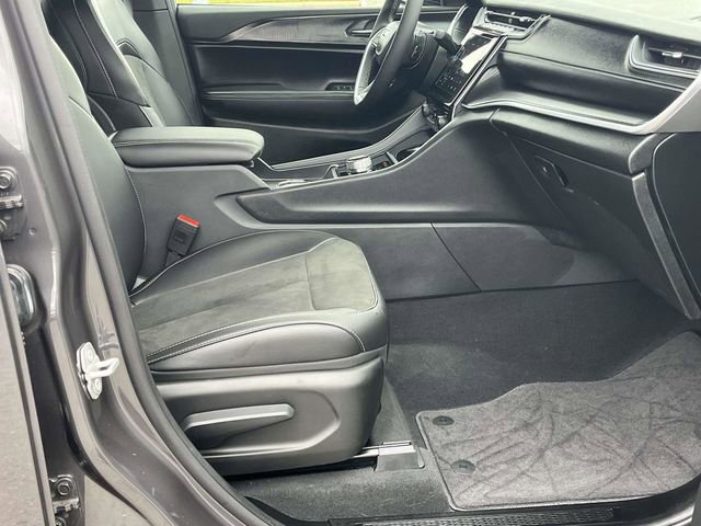Used 2025 Jeep Grand Cherokee L Altitude AWD/4WD image 26