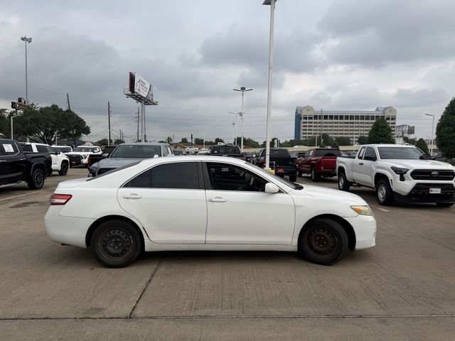 Used 2011 Toyota Camry LE FWD image 4
