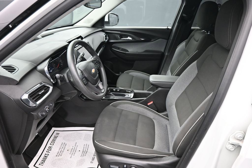Used 2023 Chevrolet TrailBlazer LT FWD image 11