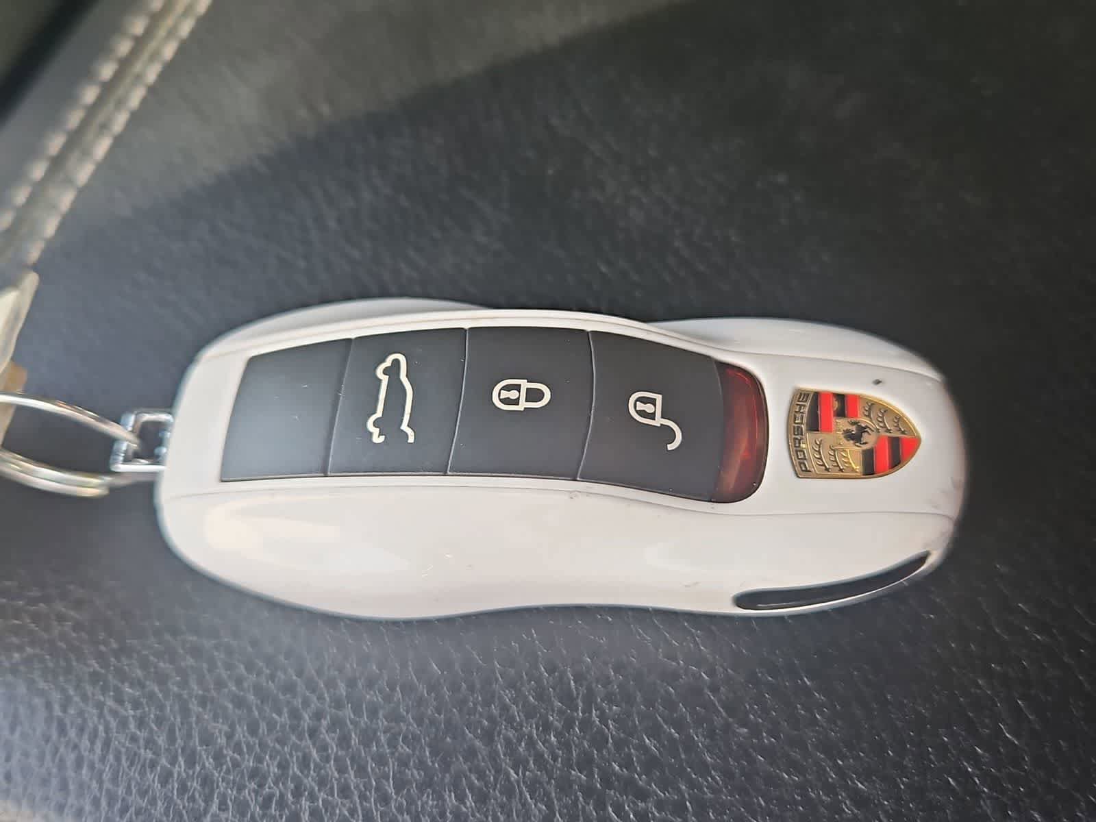 Used 2018 Porsche Cayenne S image 36