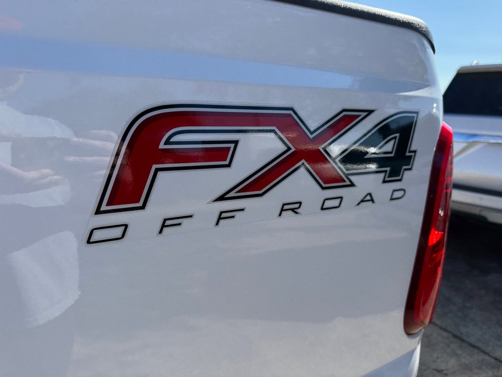 Used 2016 Ford F250 Lariat w/ Lariat Ultimate Package AWD/4WD image 13