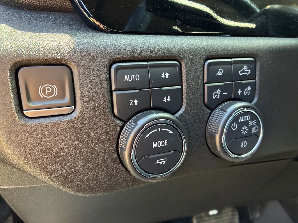 Used 2023 Chevrolet Silverado 1500 LTZ image 17