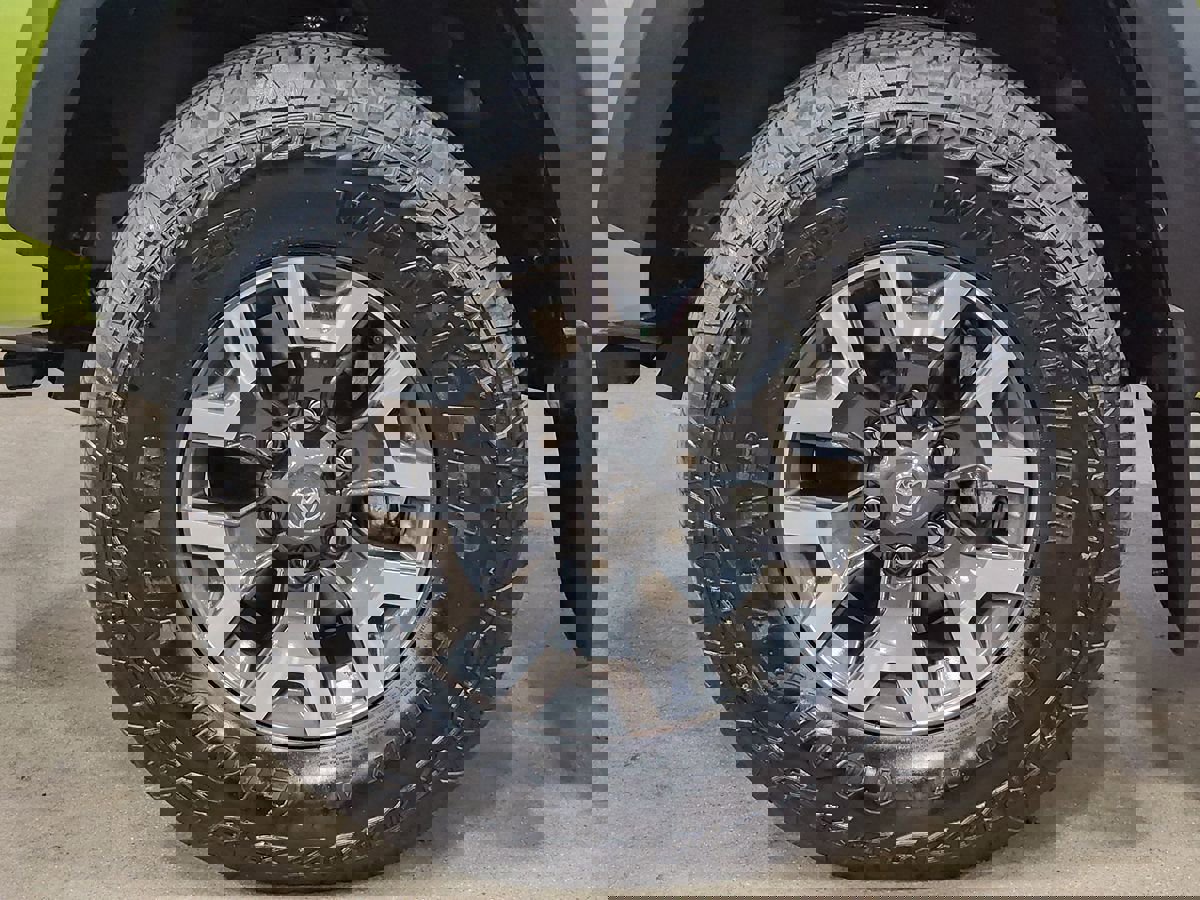 Used 2023 Toyota Tacoma TRD Off-Road image 28