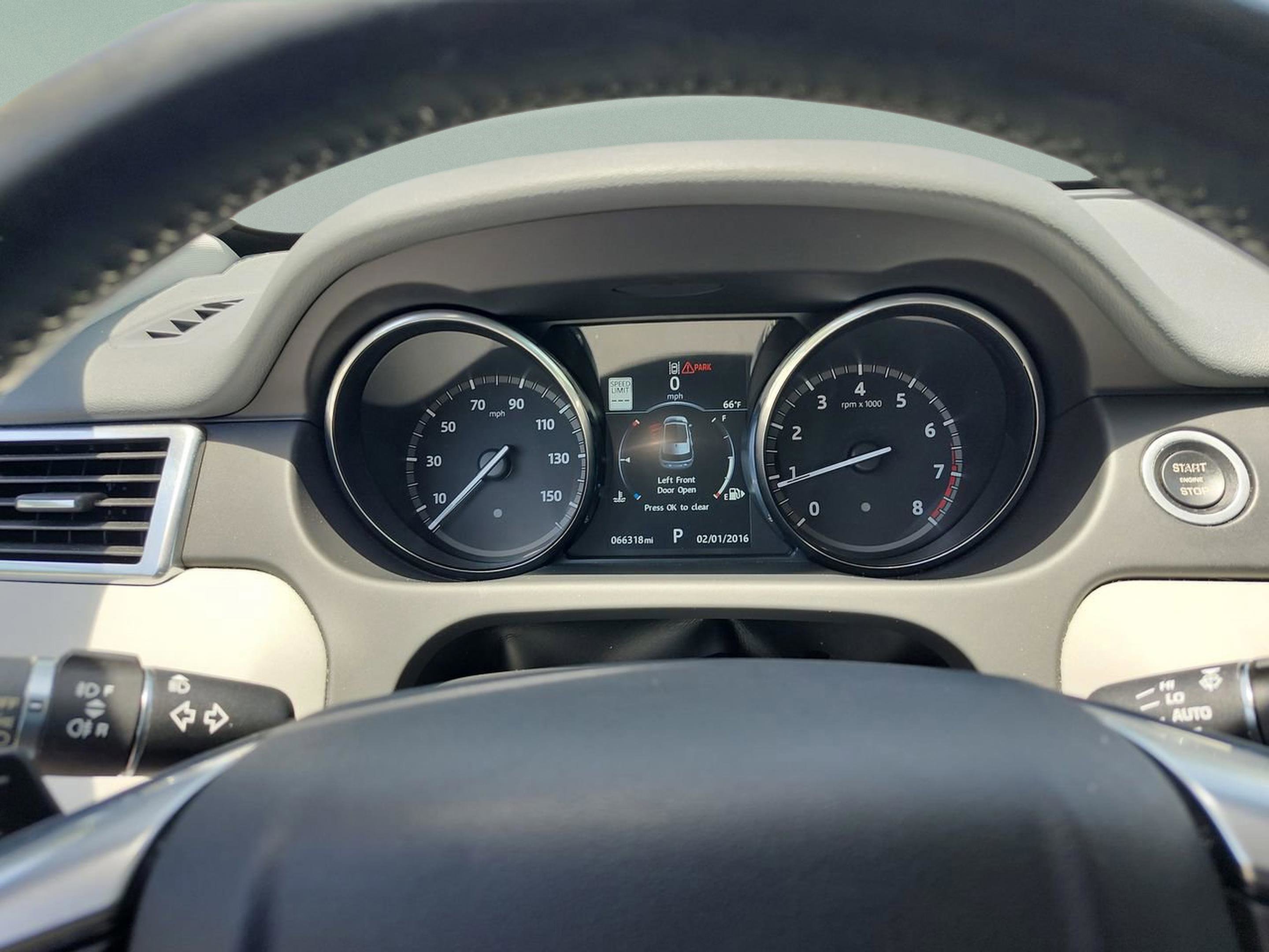Used 2017 Land Rover Discovery Sport HSE AWD/4WD image 10
