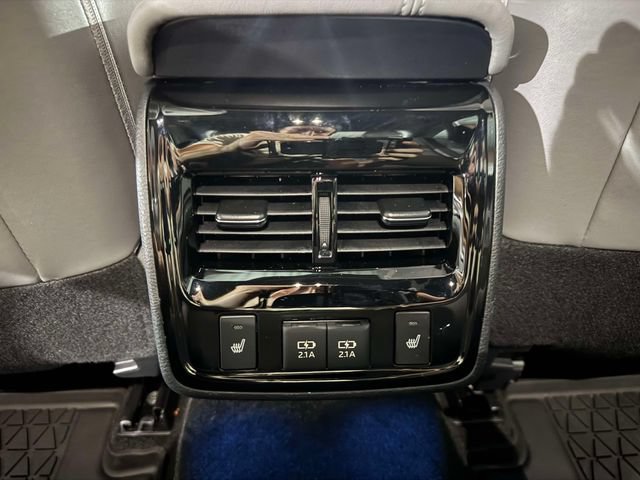 Used 2020 Toyota Avalon Limited w/ Advanced Safety Package FWD image 17