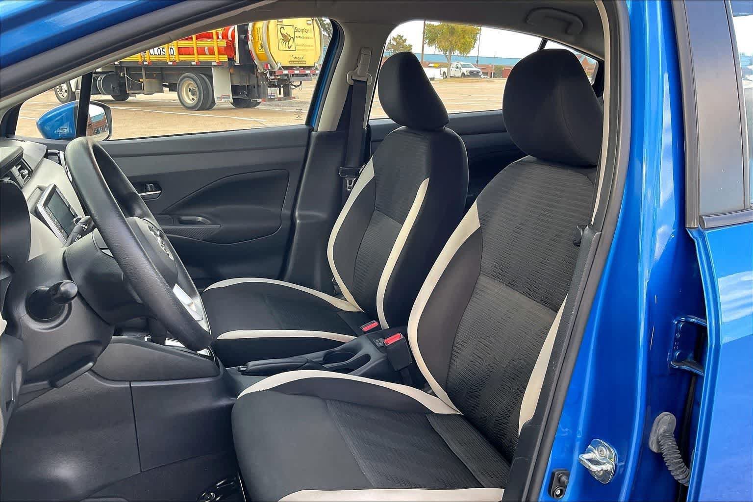Used 2022 Nissan Versa SV FWD image 10