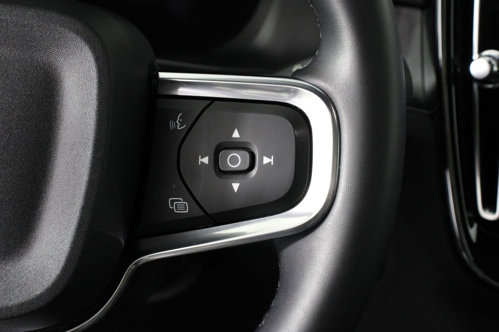 Used 2023 Volvo C40 P8 Recharge Plus AWD/4WD image 11