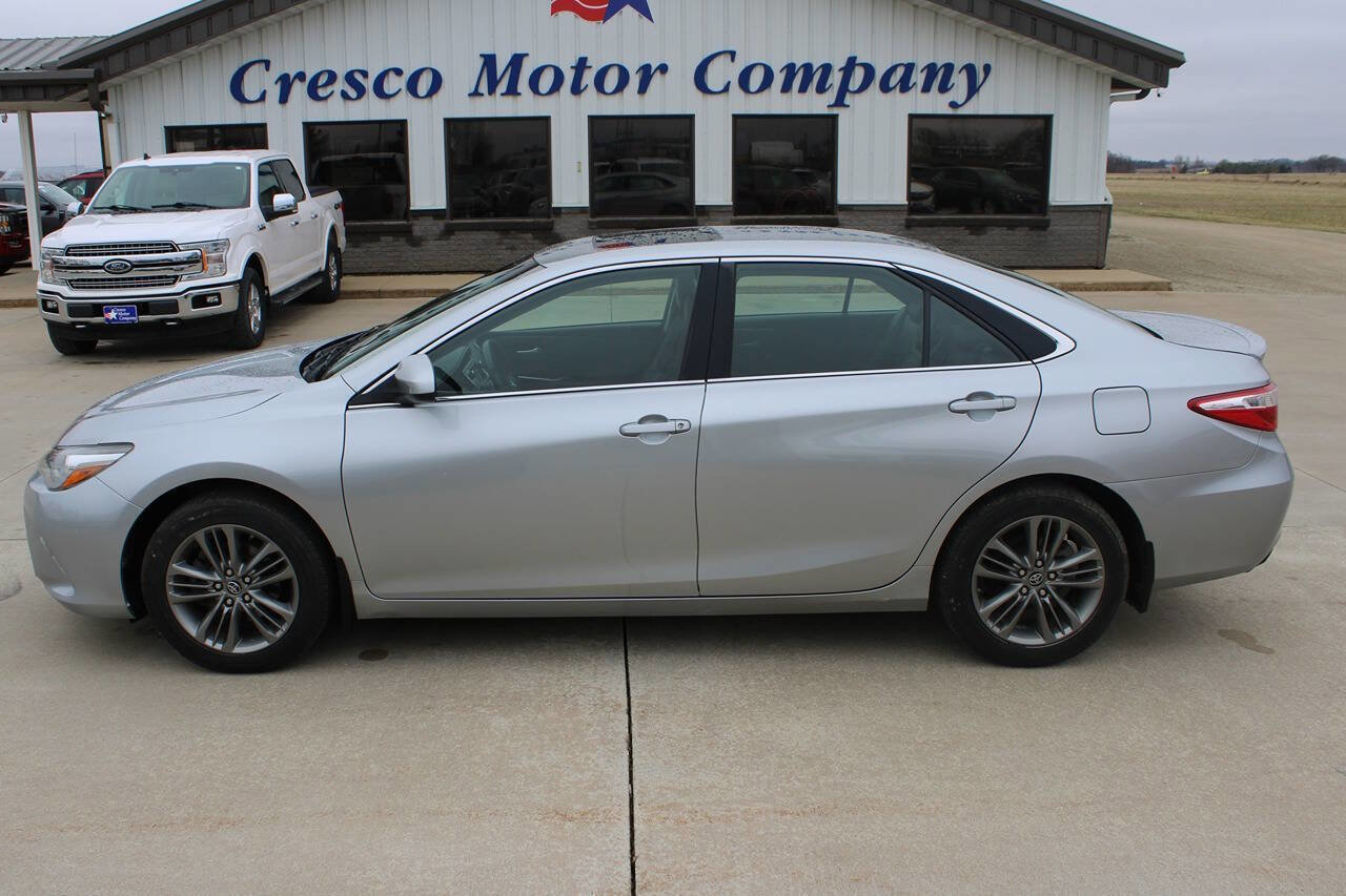 Used 2017 Toyota Camry SE w/ Moonroof Package FWD image 8