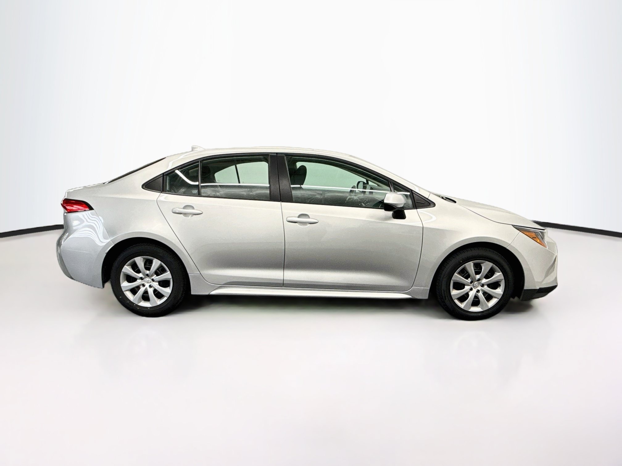 Used 2025 Toyota Corolla LE FWD image 10