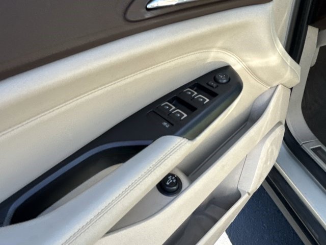 Used 2014 Cadillac SRX Luxury w/ Driver Awareness Package FWD image 24