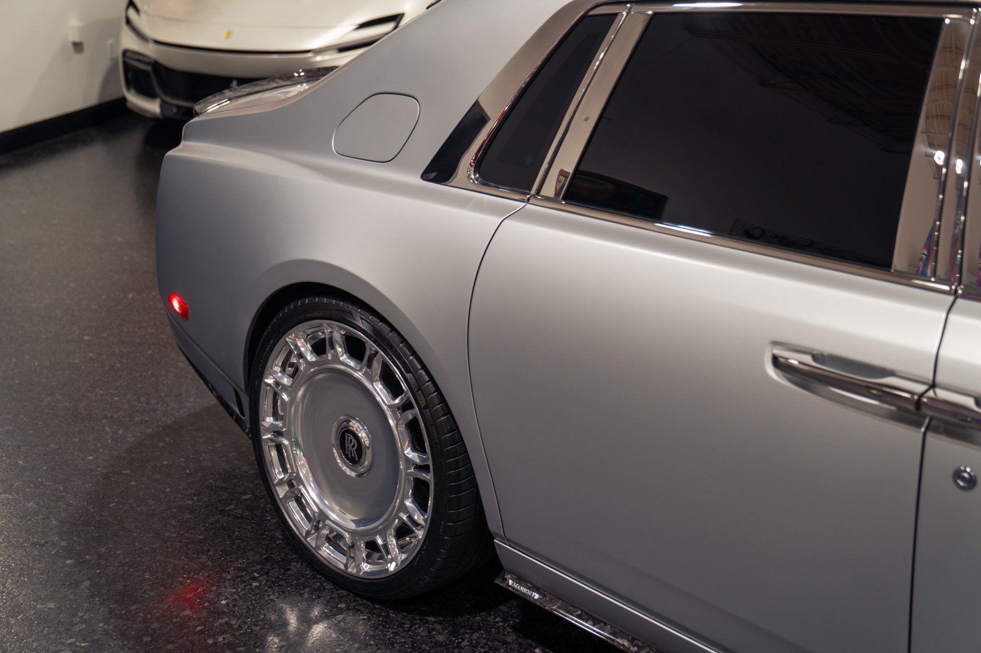 Used 2020 Rolls-Royce Phantom Sedan RWD image 24