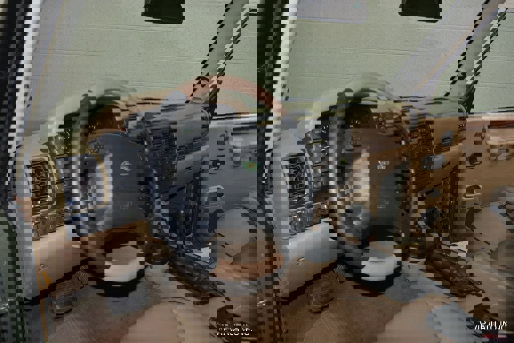 Used 2000 Land Rover Discovery image 11