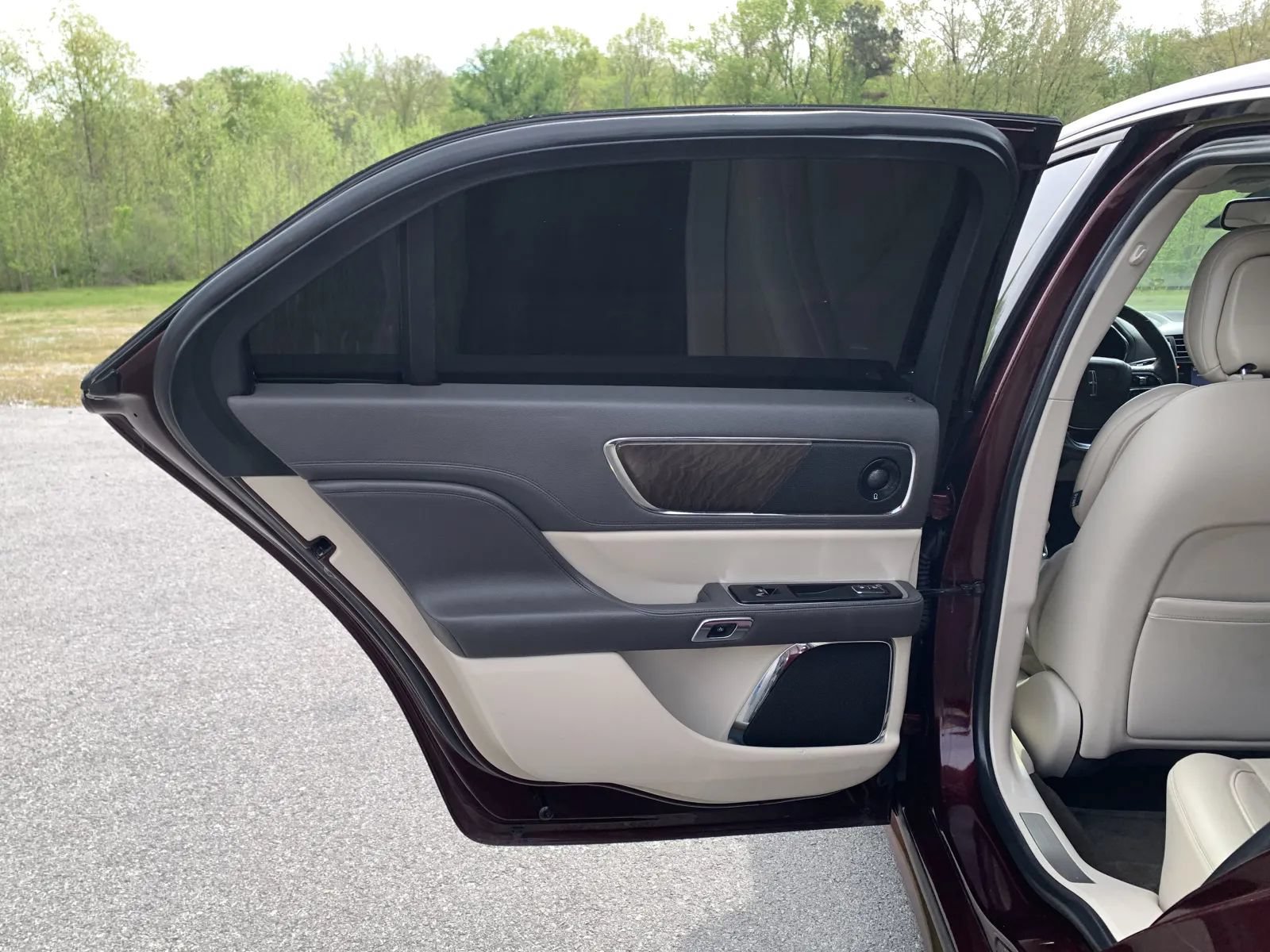 Used 2020 Lincoln Continental w/ Premium Package FWD image 26