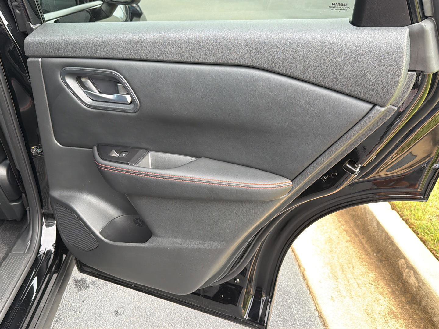 Used 2025 Nissan Rogue SV AWD/4WD image 15