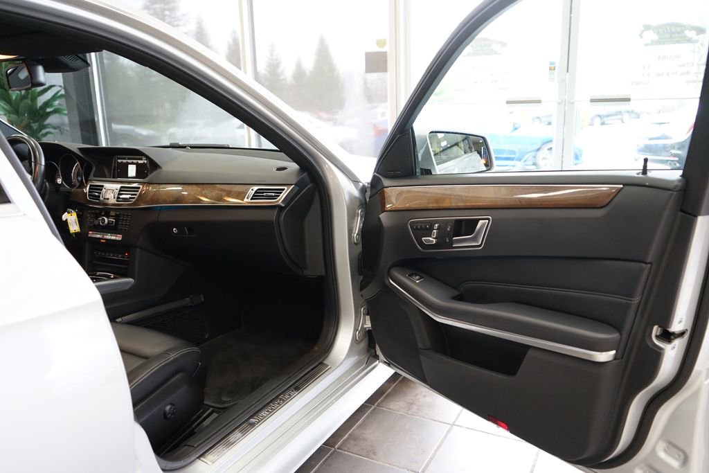 Used 2014 Mercedes-Benz E 350 4MATIC Sedan image 41