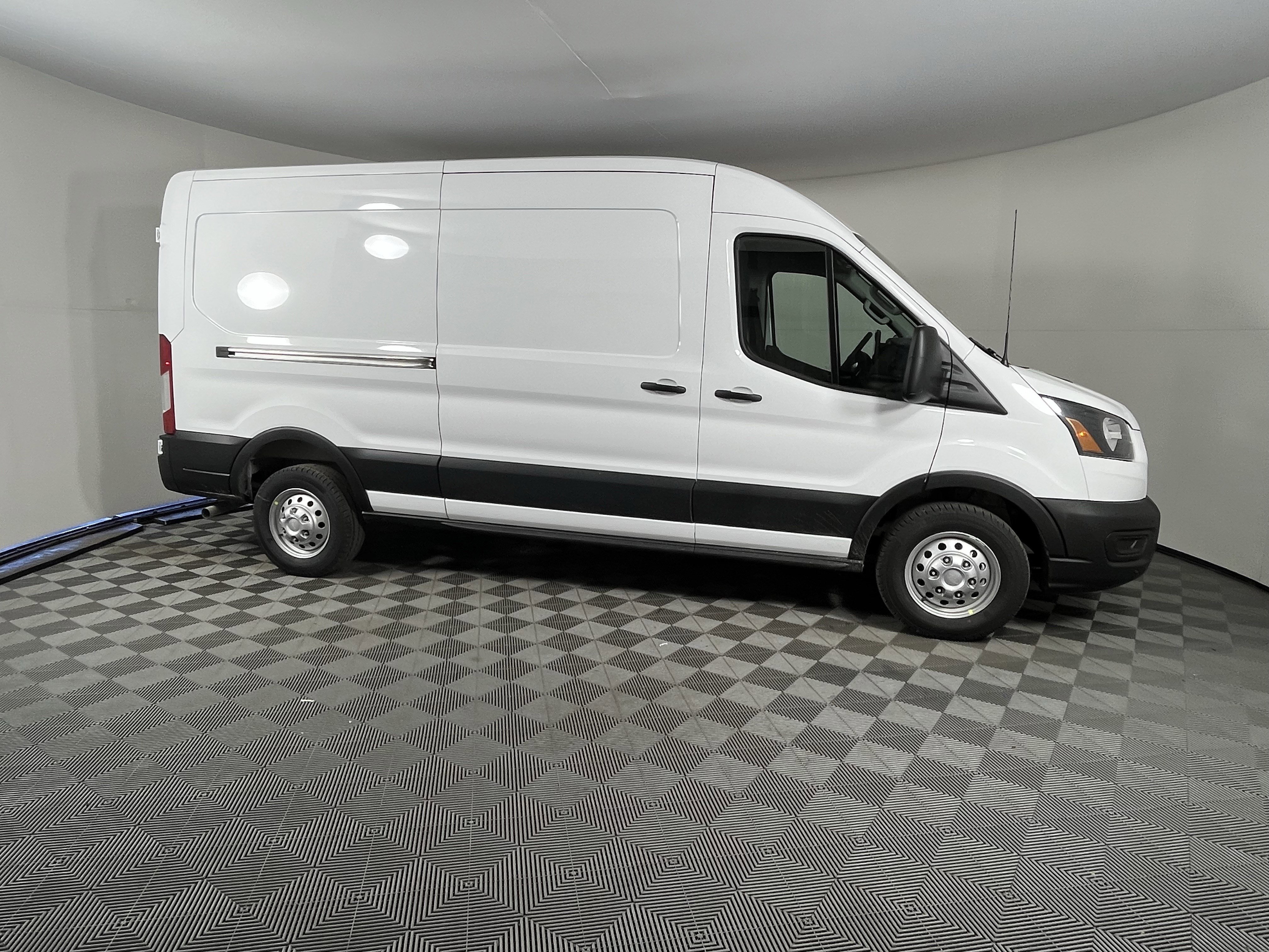 New 2026 Ford Transit 250 148 Medium Roof Extended AWD image 6