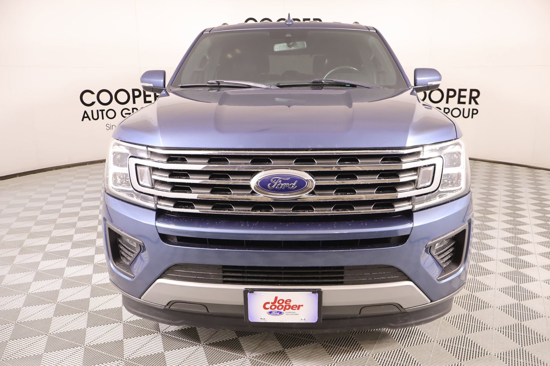 Used 2020 Ford Expedition XLT w/ Equipment Group 201A RWD image 8