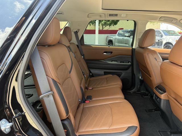 Used 2023 Nissan Pathfinder Platinum w/ Cargo Package AWD/4WD image 33