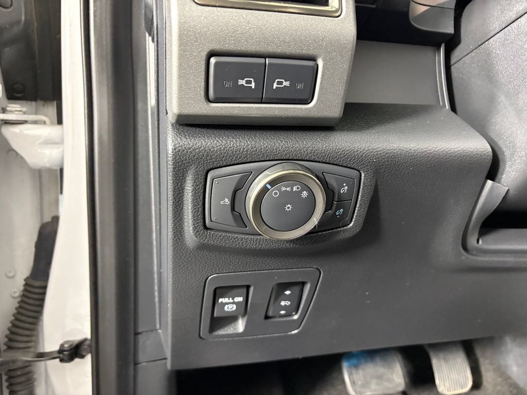 Used 2019 Ford F150 Raptor w/ Equipment Group 802A Luxury AWD/4WD image 14