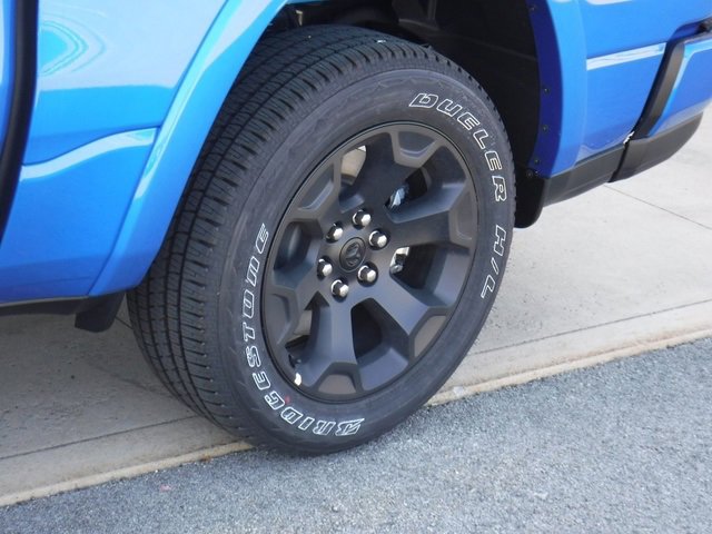 New 2026 RAM 1500 4x4 Crew Cab image 3