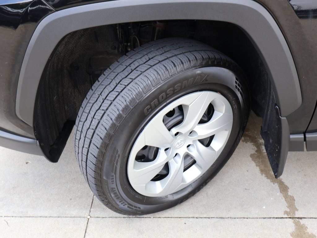 Used 2020 Toyota RAV4 LE w/ All Weather Liner Package AWD/4WD image 29