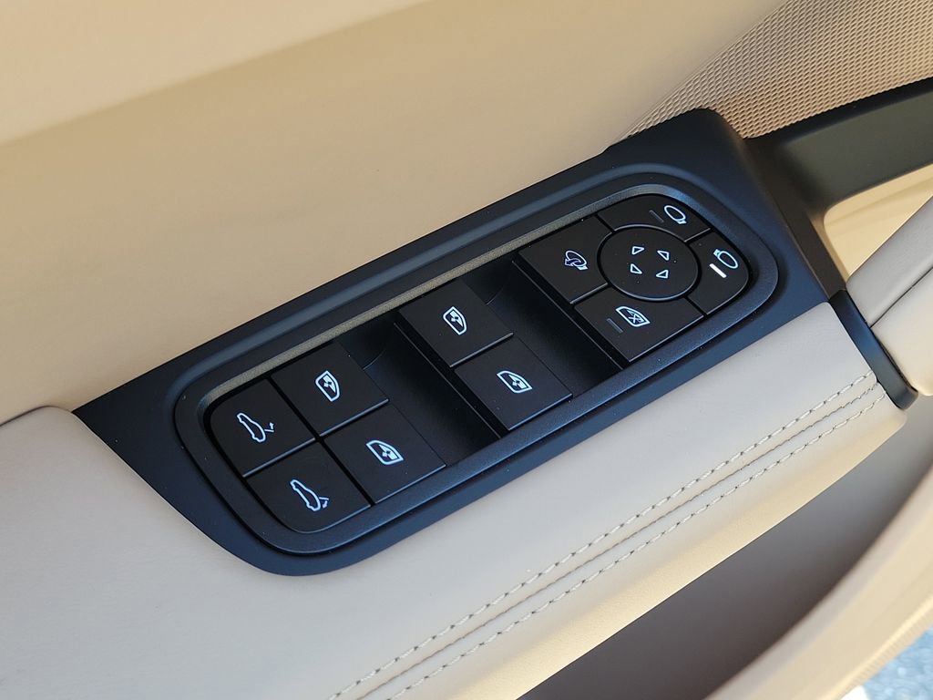 New 2026 Porsche Cayenne Coupe image 26