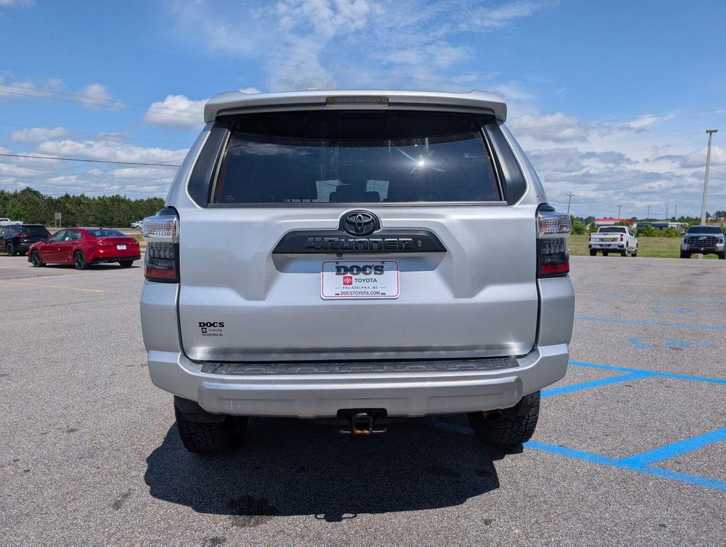 Used 2020 Toyota 4Runner TRD Off-Road Premium w/ Moonroof Package AWD/4WD image 4