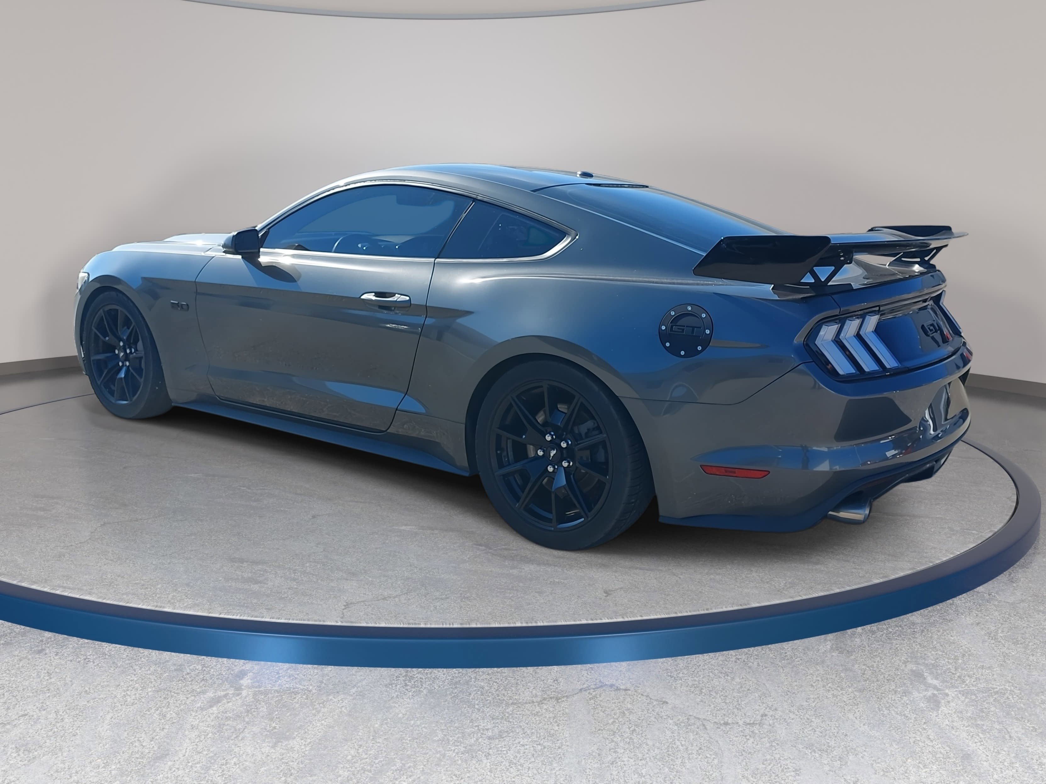 Used 2017 Ford Mustang GT Premium w/ Black Accent Package RWD image 7