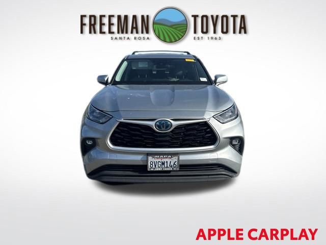 Used 2020 Toyota Highlander LE FWD image 3