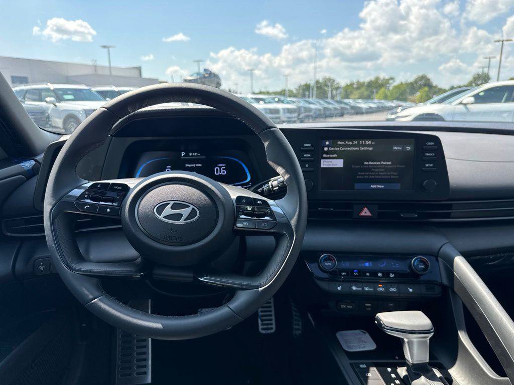 New 2026 Hyundai Elantra SEL Sport FWD image 22